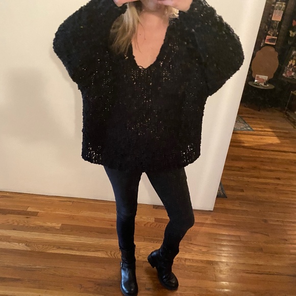 Free People Oversized Distressed Black crochet Sunday Shore Sweater Sz small - Picture 5 of 11